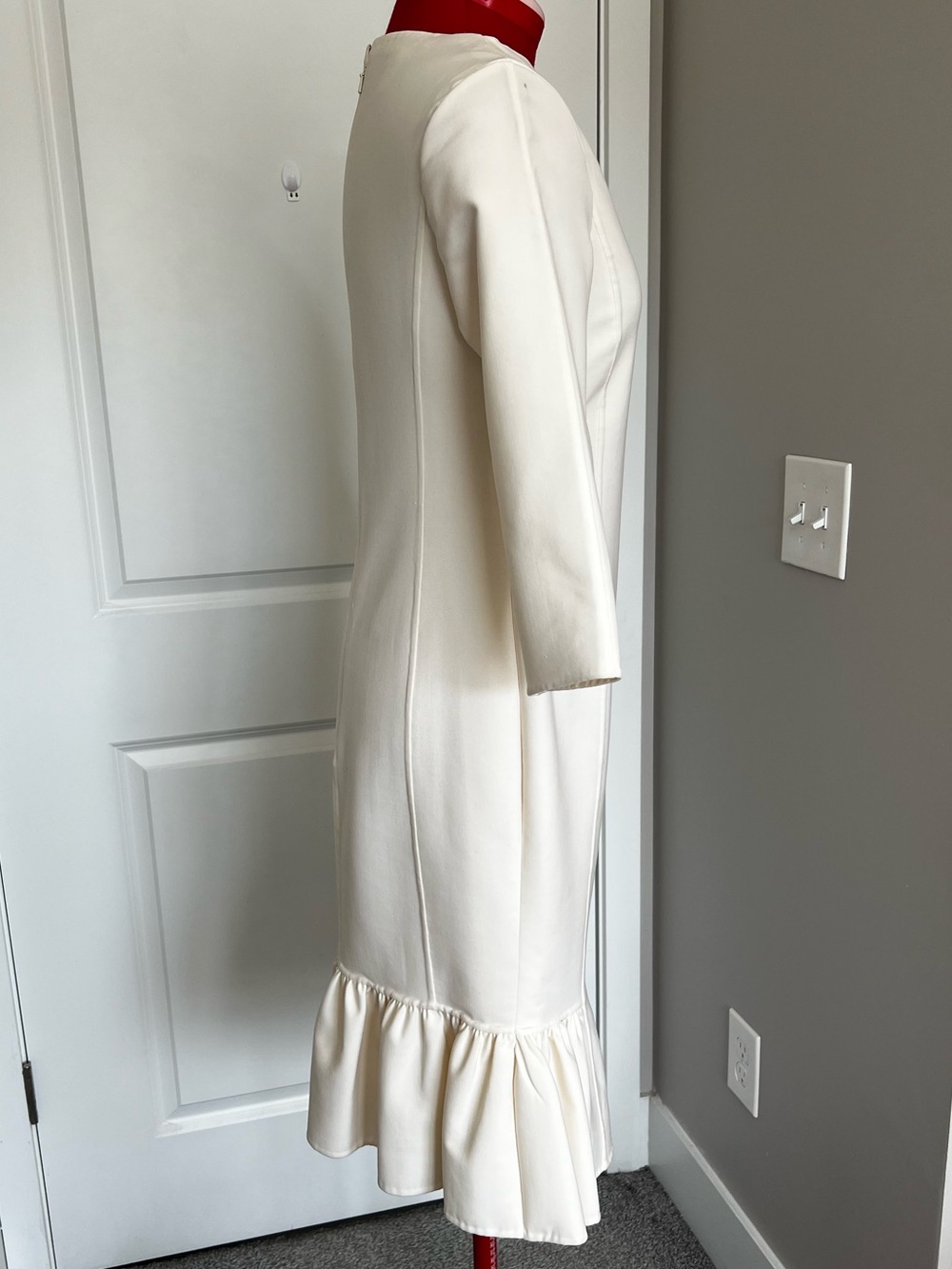 Oscar de la Renta Cream Long-Sleeve Midi Dress with Ruffle Hem - Picture 6 of 14